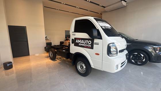 KIA BONGO 2.5 TD DIESEL STD CS 4x4 MANUAL KIA BONGO 2.5 TD DIESEL STD CS 4x4 MANUAL